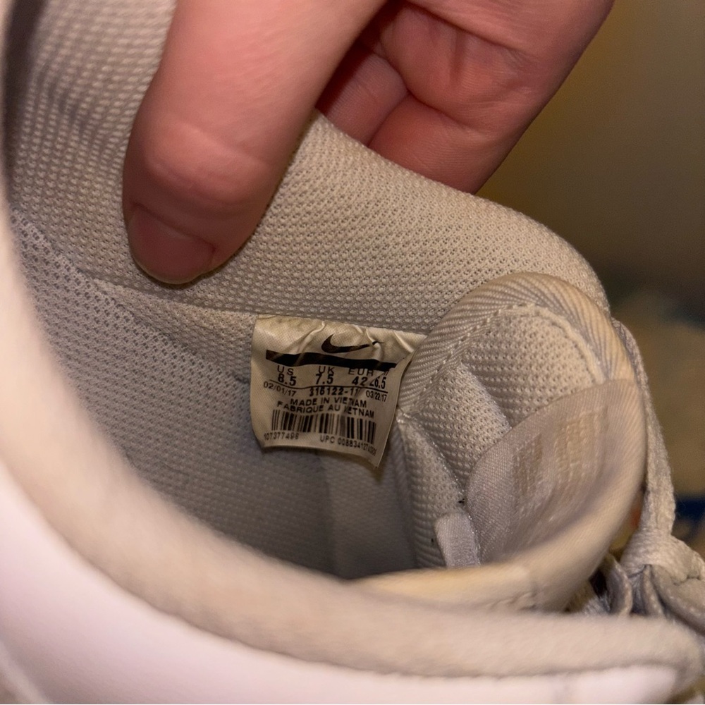 Nike Air Force 1 White Sneakers men’s 8.5 - Picture 9 of 9